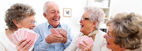 Senioren beim Kartenspiel